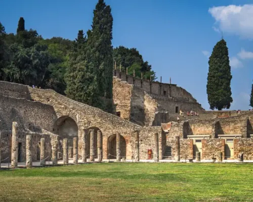 Pompeii and Capri Island Day Trip